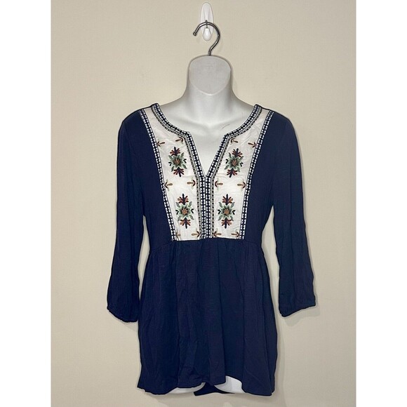 Weekend by Suzanne Betro Blue Tunic Top With Floral Embroidery Size S NWT!!! - Picture 1 of 5